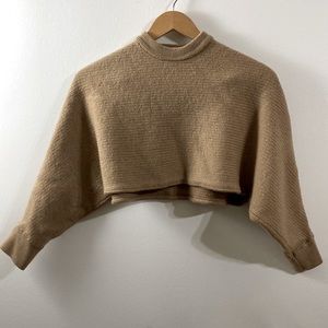 Wilfred Free light brown women’s crop top. Medium size. W18, L14.